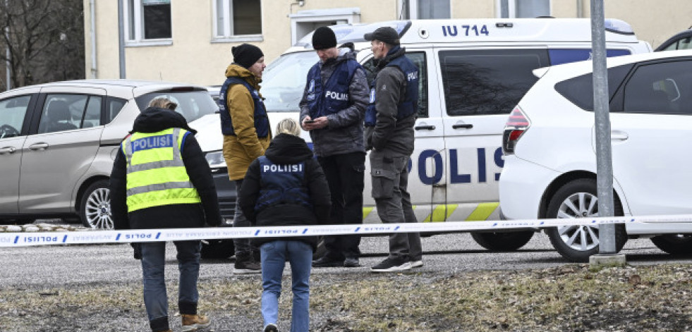 Muere uno de los tres menores heridos en un tiroteo en un colegio de Finlandia