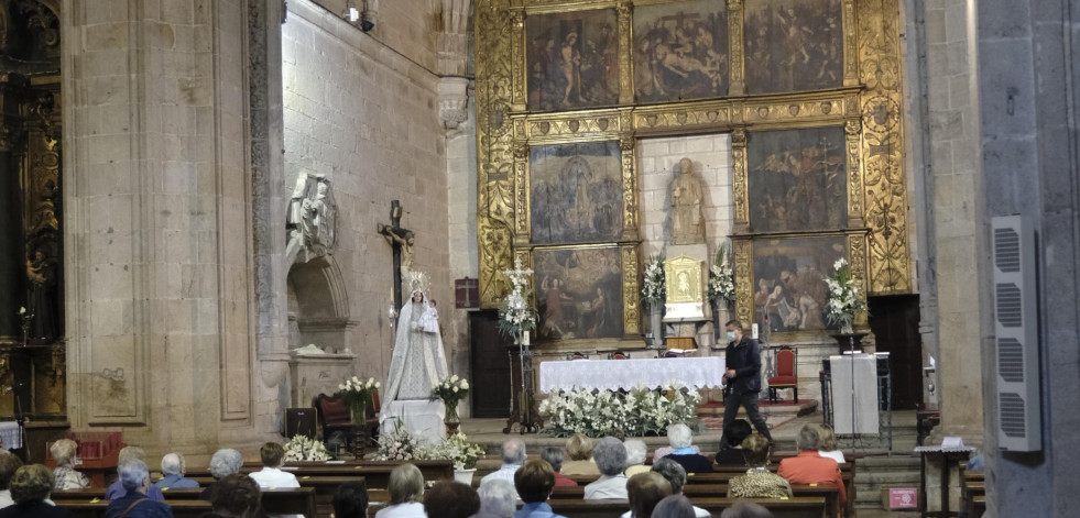 Nuevas fechas para las visitas a la iglesia de Santiago y a las carracas en Pontedeume