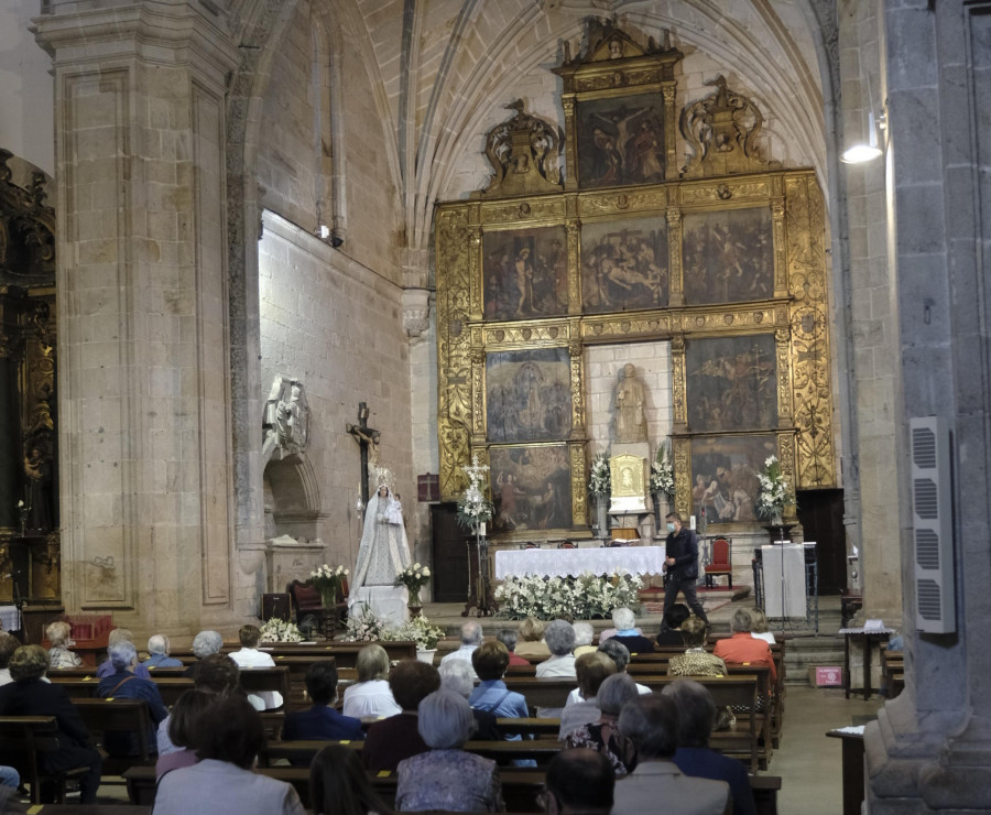 Nuevas fechas para las visitas a la iglesia de Santiago y a las carracas en Pontedeume