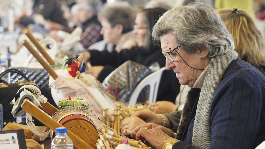 El arte de palillar: una actividad artesanal en Fene que aporta mucho más que encaje