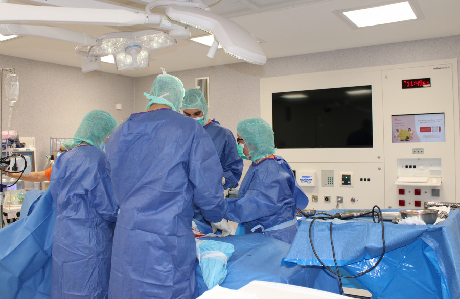 El Hospital Ribera Juan Cardona pone en marcha su primer quirófano con flujo laminar