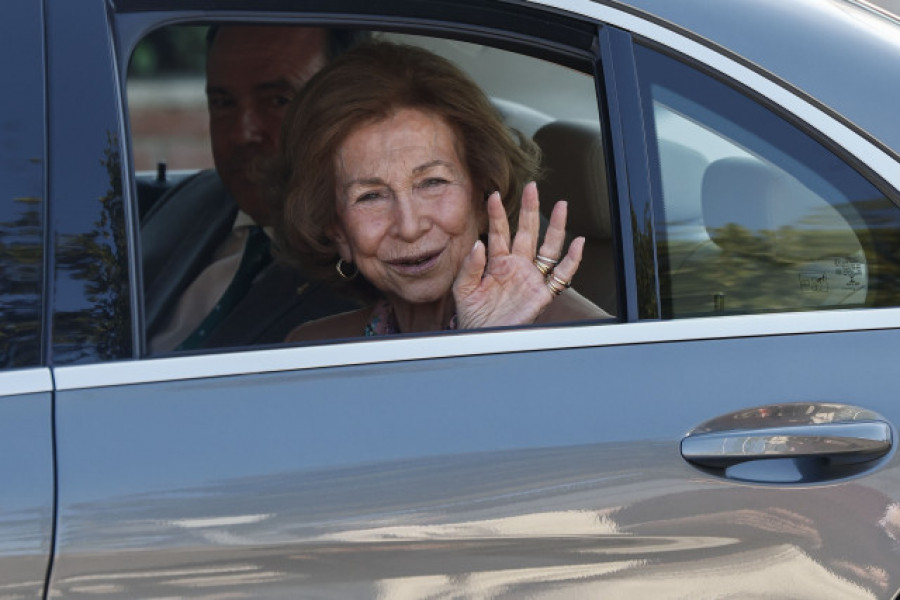 La reina Sofía sale del hospital tras cuatro días ingresada