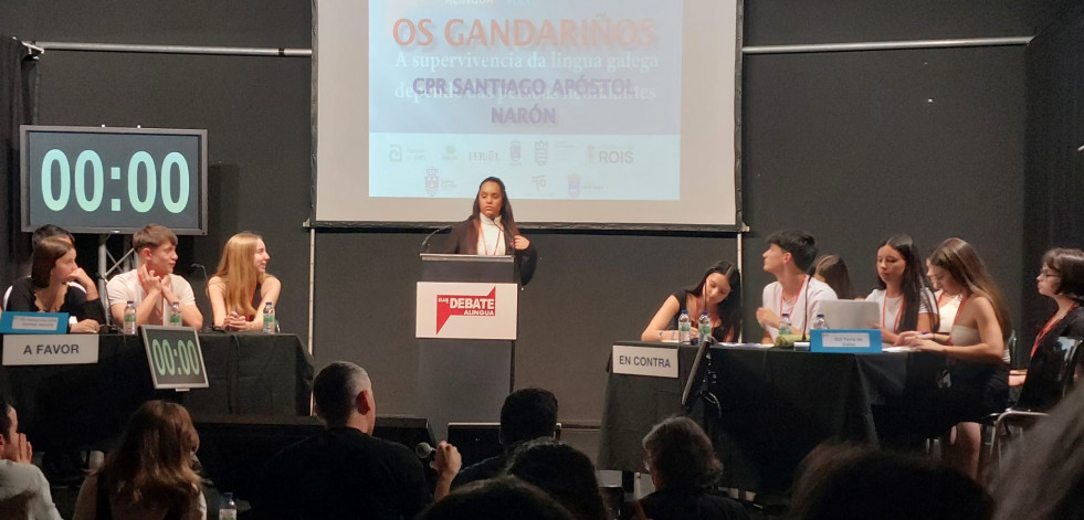 Alumnado del CPR Santiago Apóstol de Narón participó en la final del Club de Debate