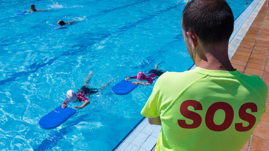 La Diputación financia el servicio de socorrismo en siete piscinas de las comarcas