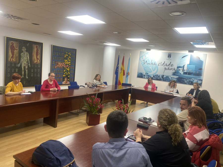 O Concello de Narón garantiza ás Anpas que asumirá o servizo de madrugadores nos colexios públicos