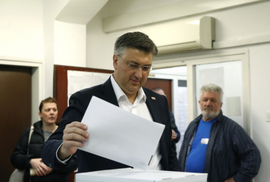 El escrutinio confirma la clara victoria conservadora en Croacia