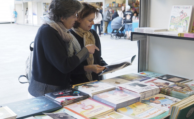 Termina la primera Feira do Libro de Galicia en Ferrol con éxito rotundo en las visitas y las ventas