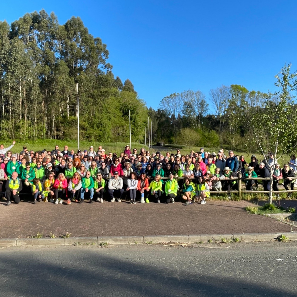 Sol y altas temperaturas volvieron a acompañar en la tercera etapa de la Ultreia que organiza la delegación local de la AECC