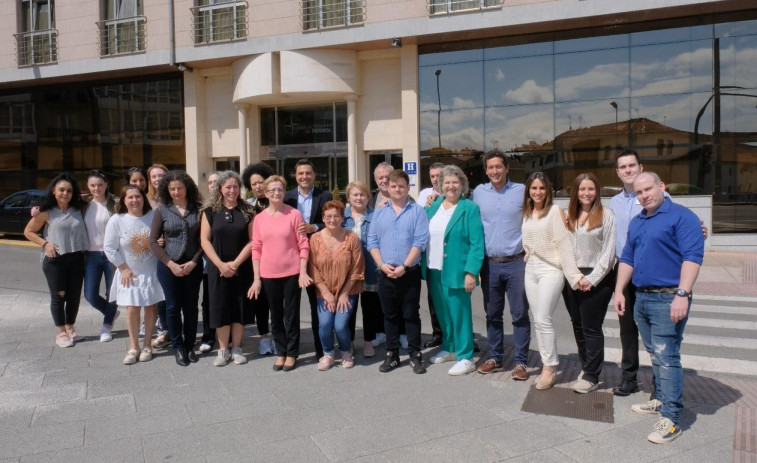 La sonrisa del Gran Hotel de Ferrol se despide con el cariño de los suyos