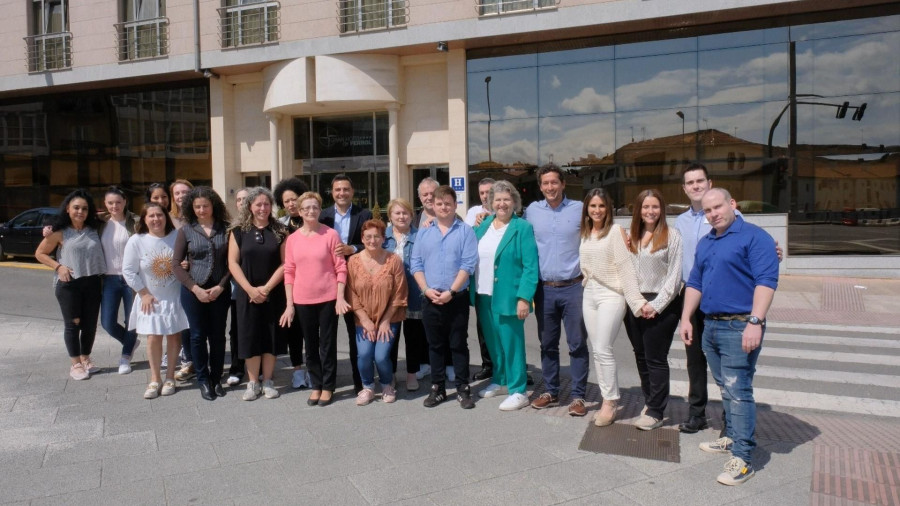 La sonrisa del Gran Hotel de Ferrol se despide con el cariño de los suyos