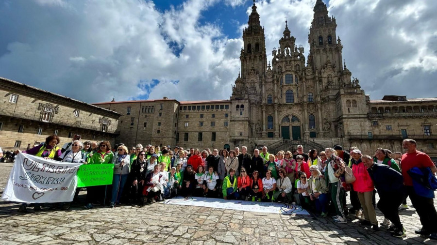 Llegada a Compostela de las 200 personas que tomaron parte en la segunda Ultreia de la AECC