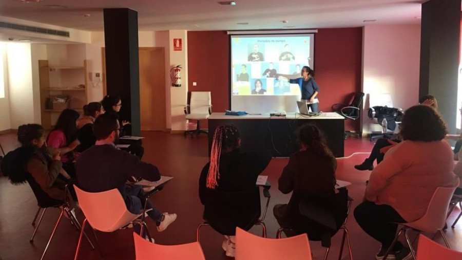 Jornada sobre sordoceguera en el campus universitario de Esteiro de la mano de la AXF