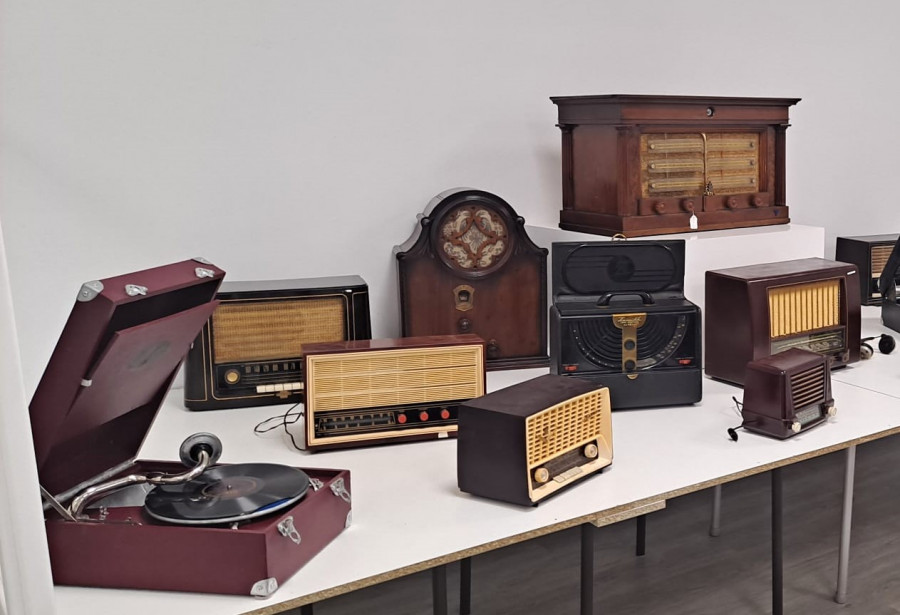 Pasión por las radios antiguas en el Museo Mares de Cedeira