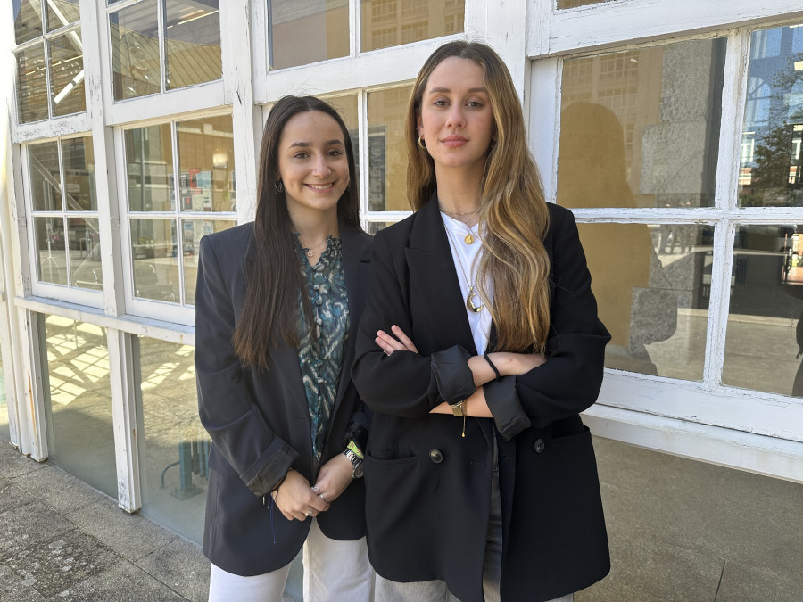 El alumnado del grado de Relacións Internacionais se viste de embajador