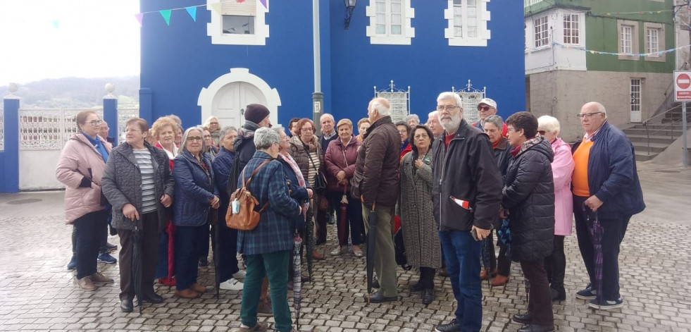 Alumnado de la UNED Senior de A Coruña conoce Redes y sus vinculaciones con la emigración a Cuba