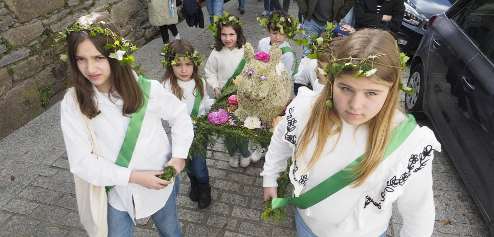 'Orgullo eumés' en los tradicionales Maios de Pontedeume