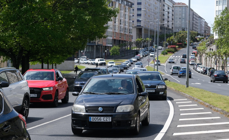 El cierre de la Trinchera provoca la saturación de la carretera de Castilla