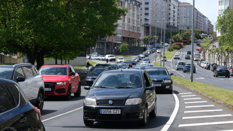 El cierre de la Trinchera provoca la saturación de la carretera de Castilla