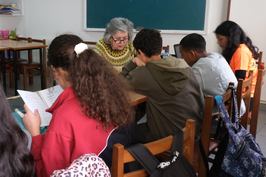 Gelis y Luisa, dos voluntarias de un programa de Cáritas que surge al amparo de la "X" de la Renta