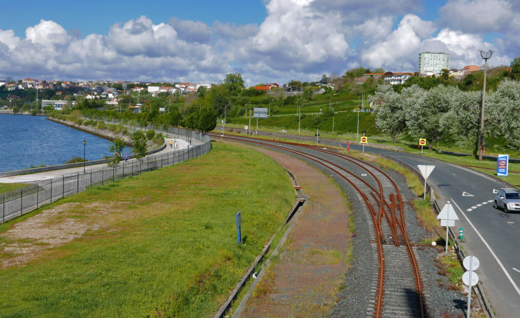 La vía férrea de espera al puerto interior de Ferrol incluirá traviesas para el ancho de la alta velocidad