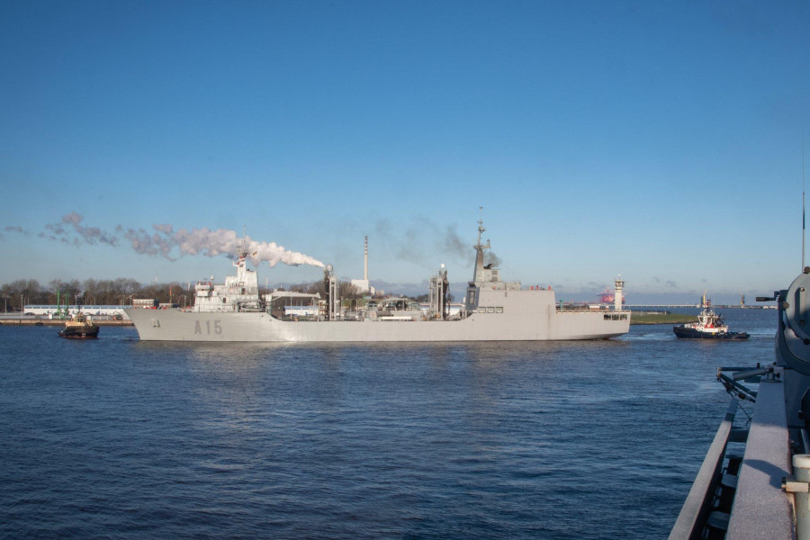 La Armada mantiene desplegados hoy 25 buques y casi 4.000 personas