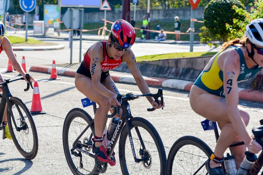 La triatleta Miriam Casillas se prueba por primera vez en 2024 en Japón