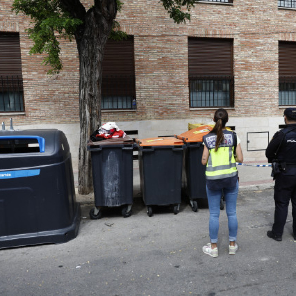 Hallan el cadáver de un bebé en un cubo de basura en el distrito de Barajas de Madrid