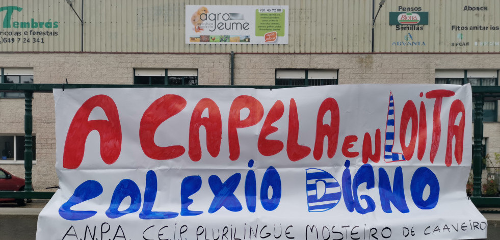 Movilización social por los problemas de matriculación en el CEIP Mosteiro de Caaveiro