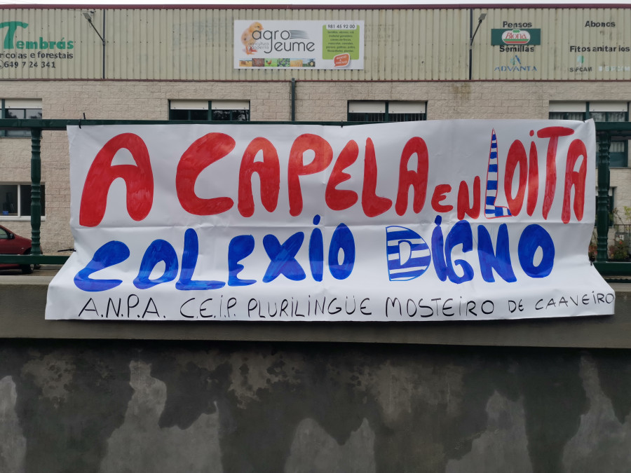Movilización social por los problemas de matriculación en el CEIP Mosteiro de Caaveiro