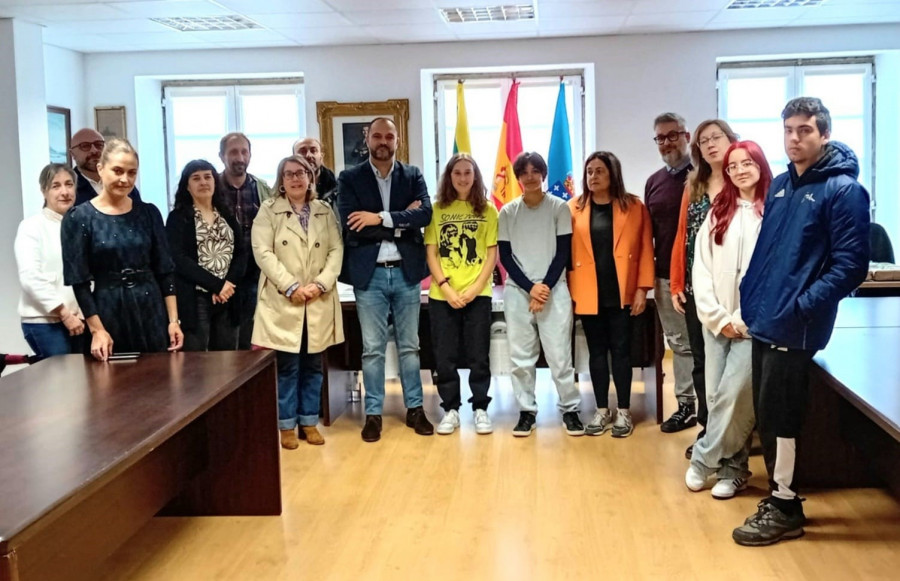 O Concurso de Contos Vila de Pontedeume premia unha obra sobre o vínculo interxeracional