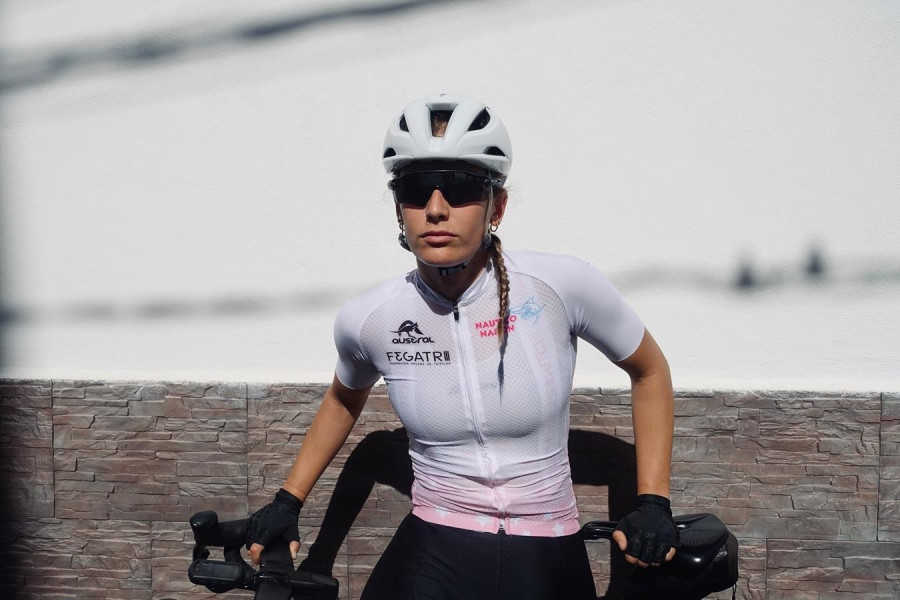 Un desfallecimiento hace caer a la triatleta Sara Guerrero al decimoséptimo puesto