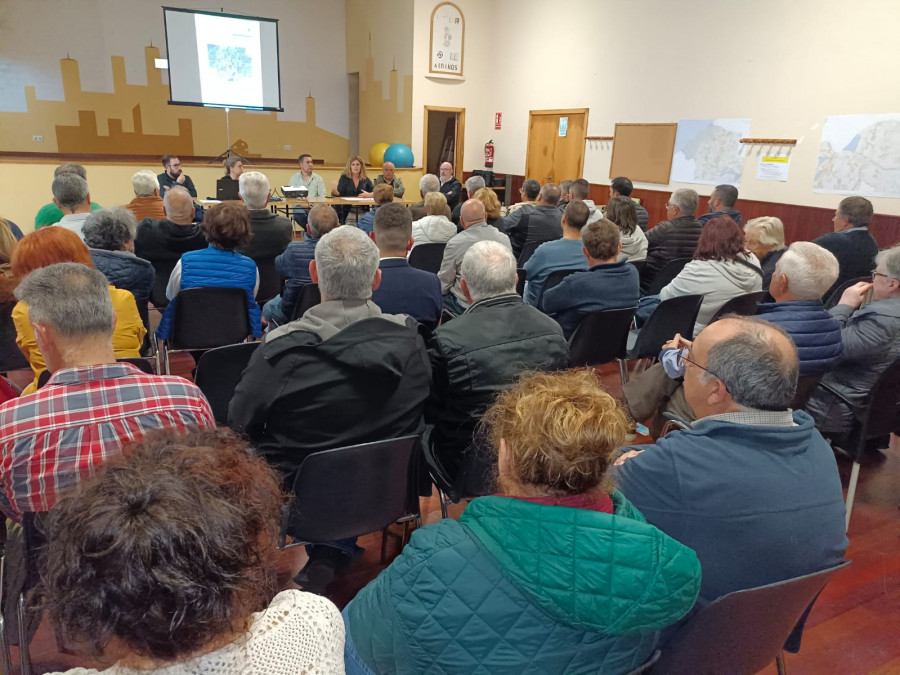 Éxito de acogida por parte de los vecinos de Narón a las charlas informativas sobre el PXOM