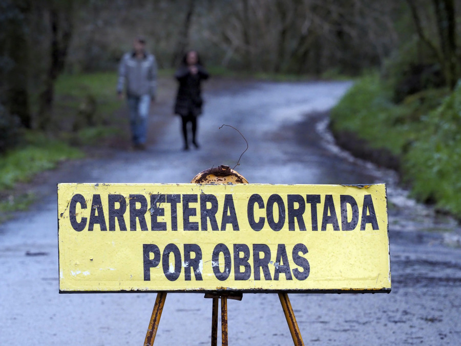 Choque frontal en la carretera a Caaveiro en As Fragas do Eume
