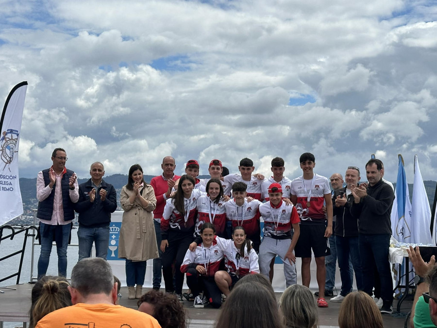 Las trainerillas del Remo Ares y Mugardos-Narón, bronce en la cita gallega sénior y cadete