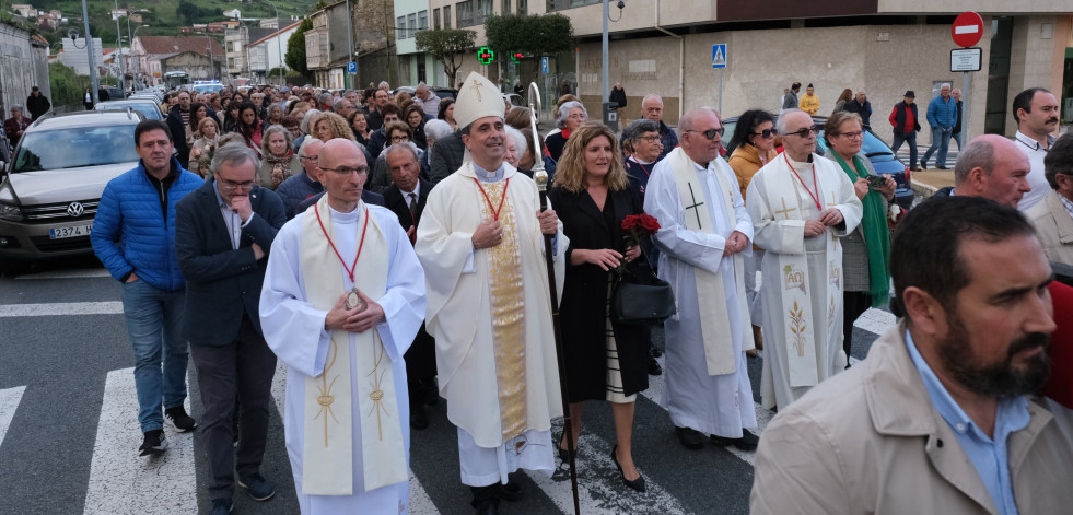 Xuvia culminó sus festejos en honor a Santa Rita con la tradicional bendición de las rosas