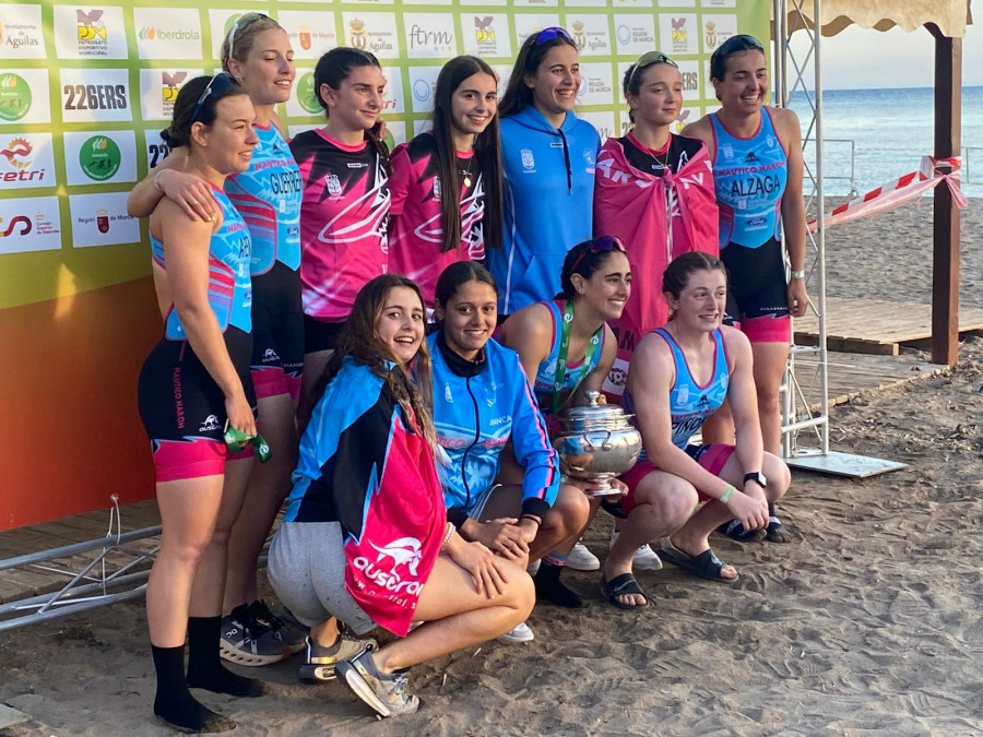 Liga Nacional de triatlón: Inmejorable posición del Náutico de Narón en las citas del Roquetas de Mar