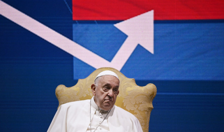 Del 'Quien soy yo para juzgar' al 'mariconeo', la relación del papa con el mundo LGTBIQ+