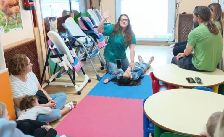 Las familias del Punto de Atención á Infancia de Valdoviño se forman en primeros auxilios