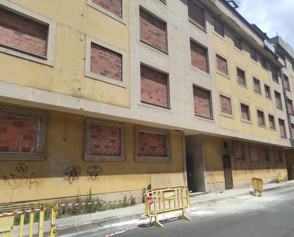 Edificio okupas Xuvia tapiado (2)