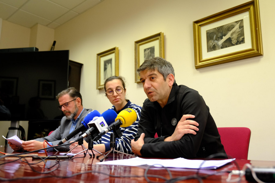 Los grupos de la oposición acusan al ejecutivo local de "falta de transparencia"