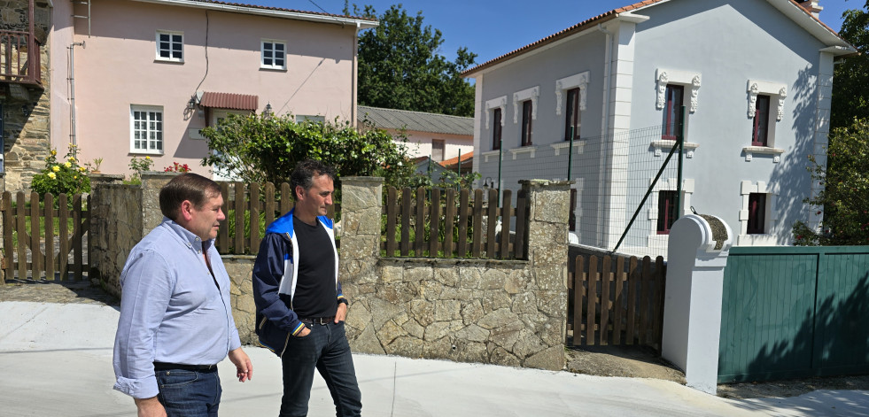Fene mejora el Camiño do Castelo y Estrada de Laraxe