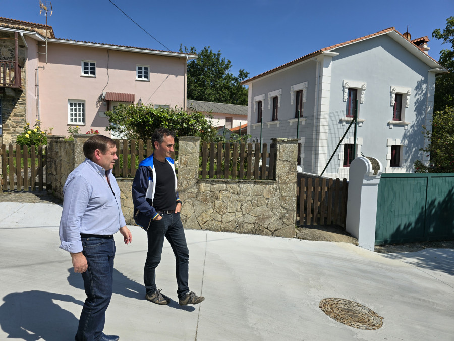 Fene mejora el Camiño do Castelo y Estrada de Laraxe