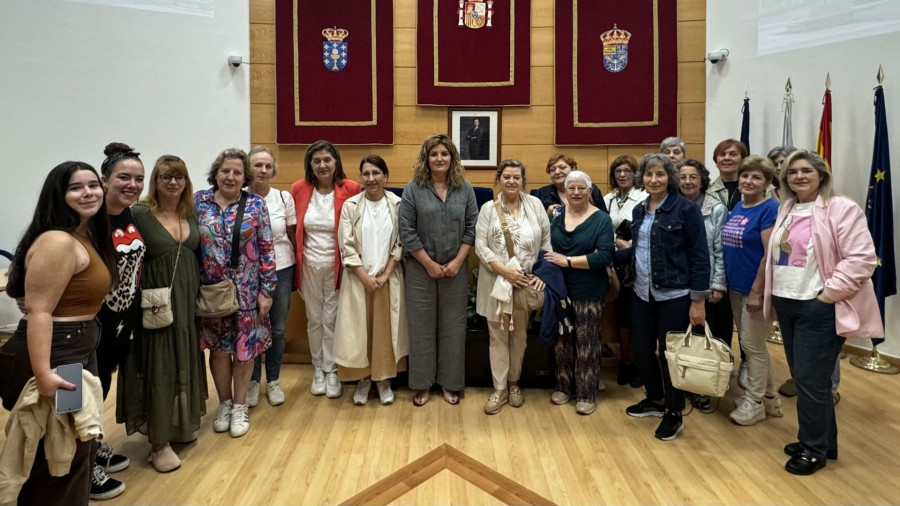 Recepción a las participantes de Encontros de Mulleres en Narón