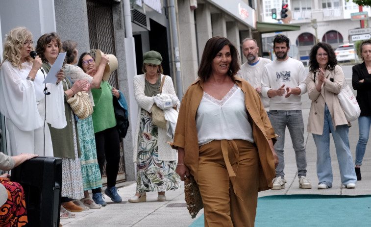 Las calles de Fene cobraron vida con las propuestas variadas de la Fashion Night