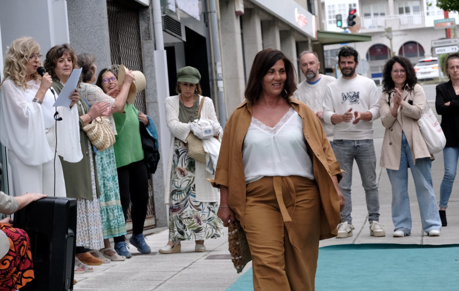 Las calles de Fene cobraron vida con las propuestas variadas de la Fashion Night