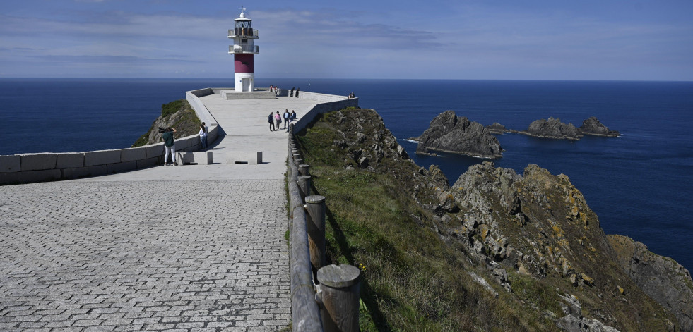 Cariño | El faro de película que apunta a Os Aguillóns y quiso ser concello propio