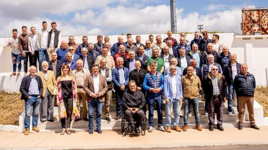 Historias y recuerdos en la reunión del CD As Pontes