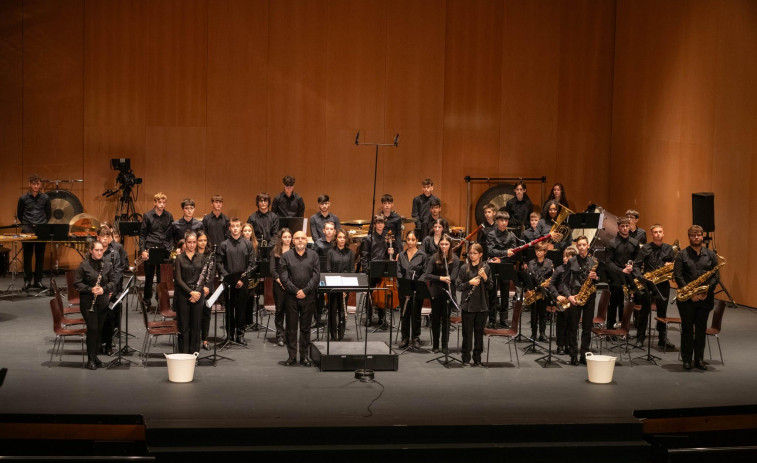Las bandas de Narón animan a acompañarlas en un ensayo exterior