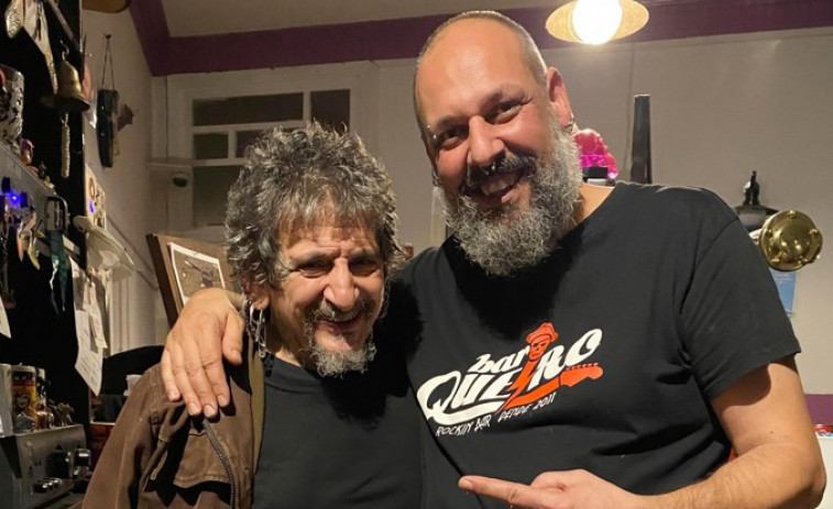 Víctor Bellas, hostaleiro: “O nome estaba claro, polo pobo tiña que ser O Bar Queiro