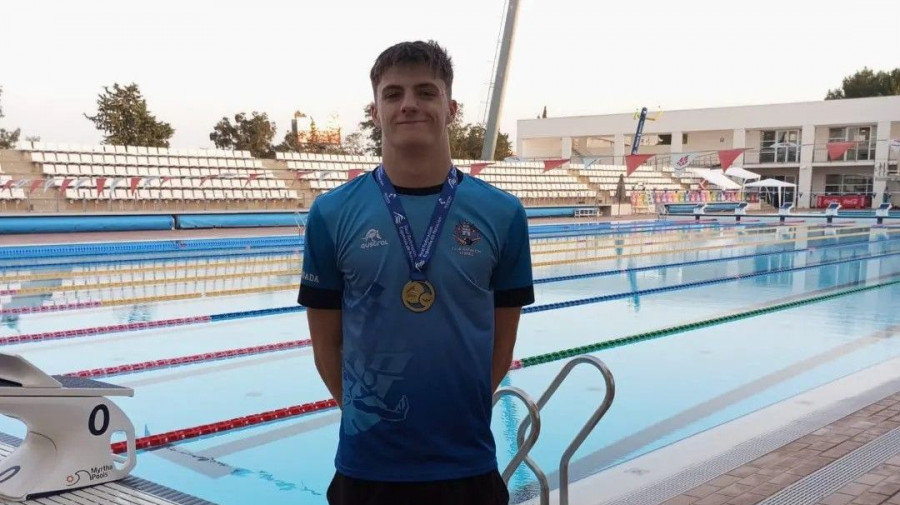 El nadador Sergi Navarro regresa con dos oros nacionales y billete europeo